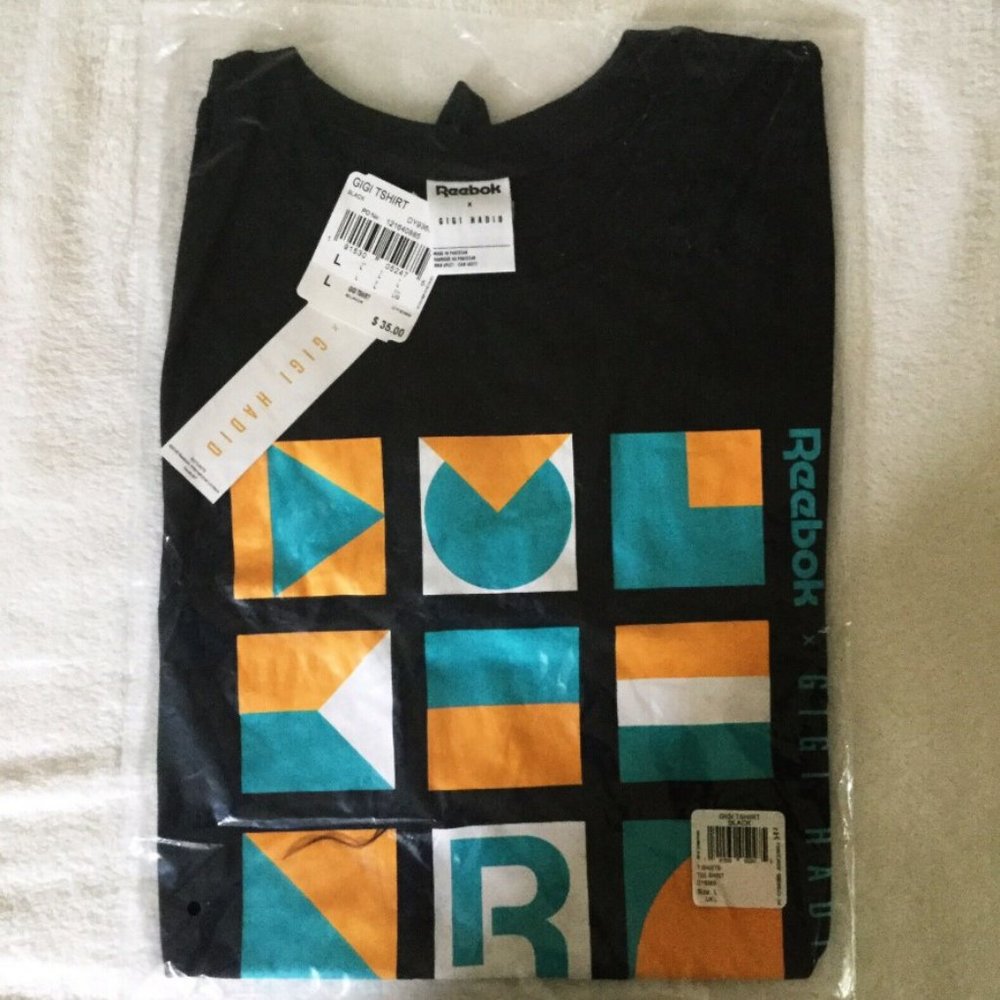 ⛔️SOLD⛔️ REEBOK Gigi Hadid Graphic T-Shirt Black L - Picture 12 of 12